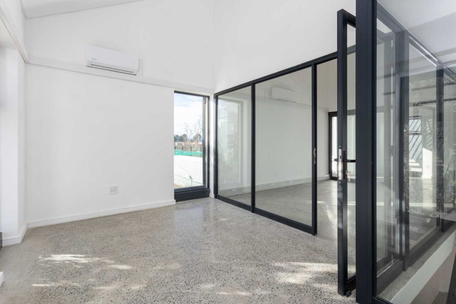 To Let commercial Property for Rent in Val De Vie Estate Western Cape
